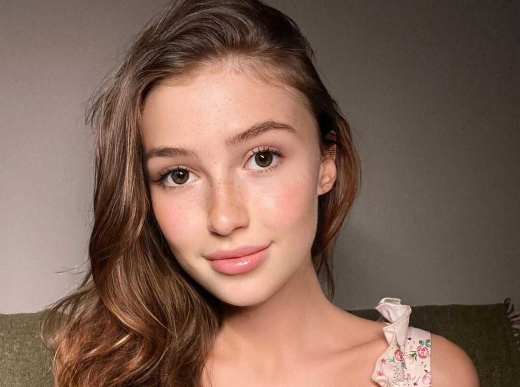Olivia Casta Bio, Age, Net Worth, Family, Facts - Tech Food Trip